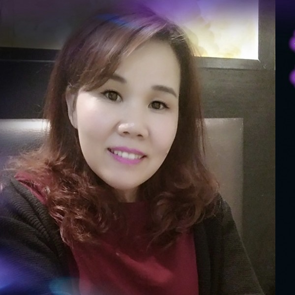 芹菜浅吻奋斗的照片