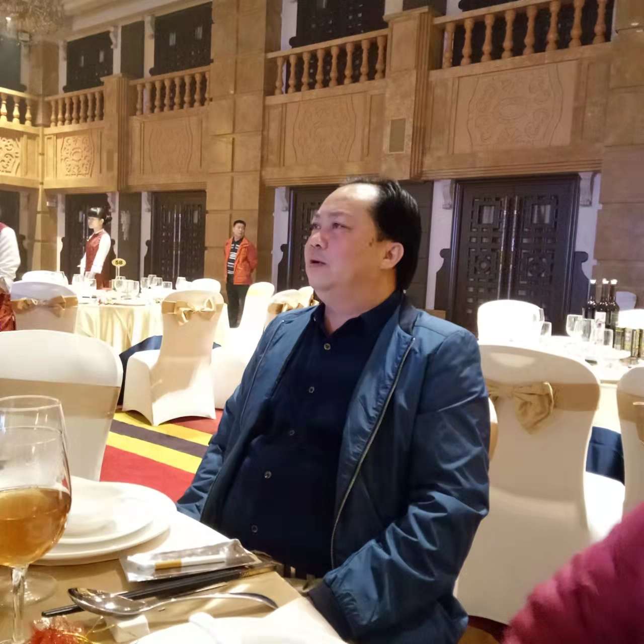啤酒和善良的照片