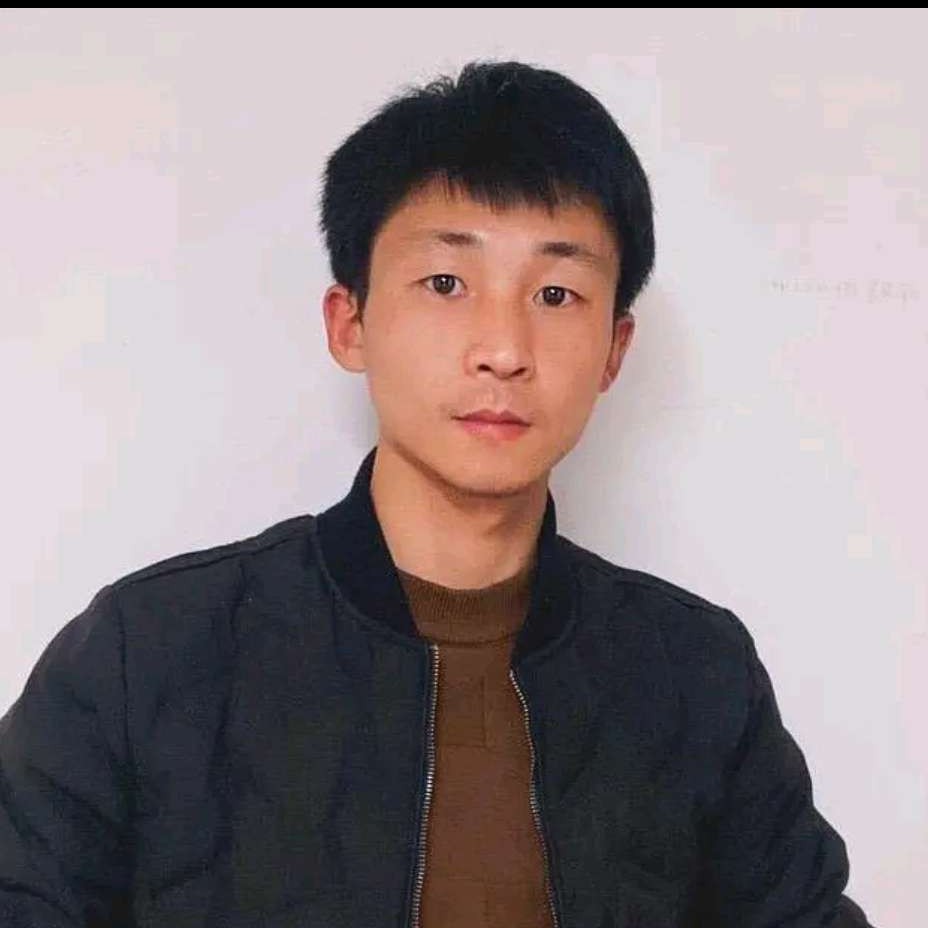 西牛回首恬静的照片