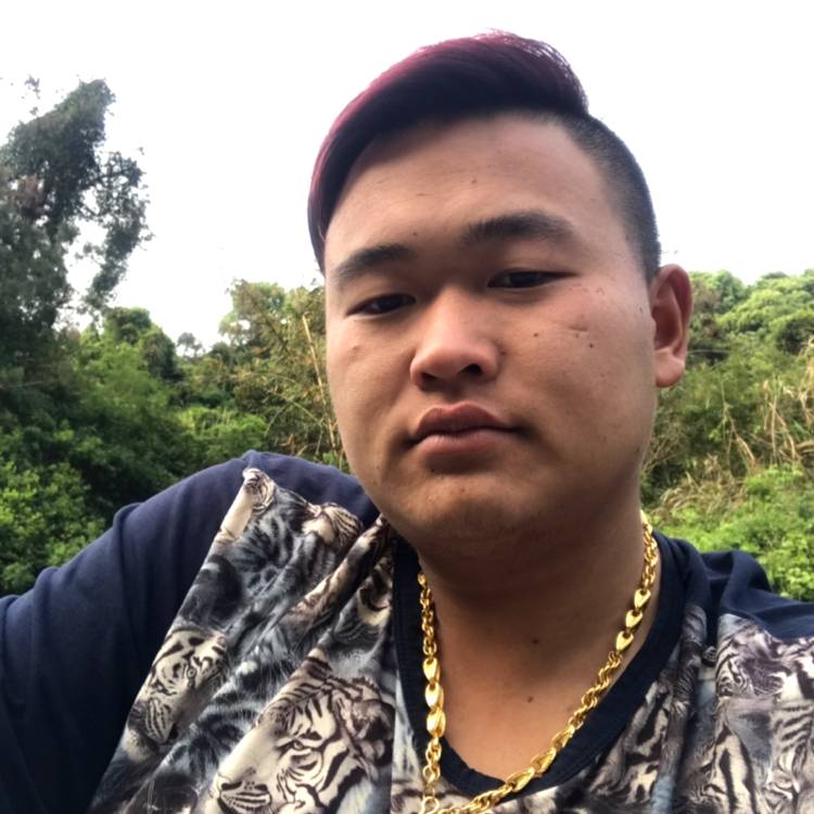 晨阳回首落寞的照片