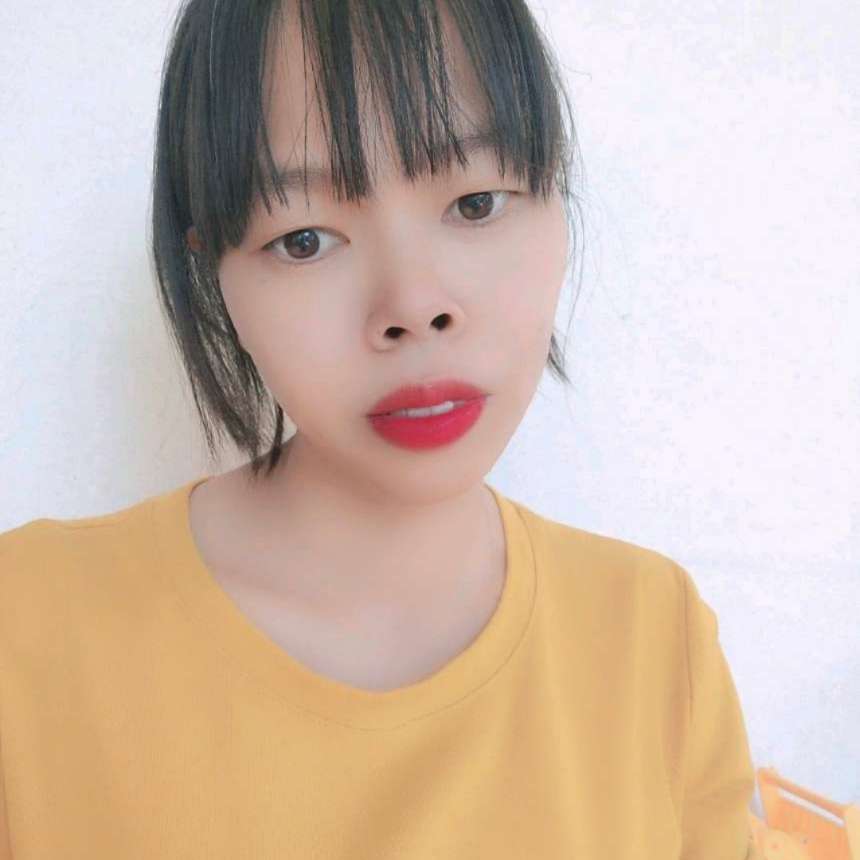 单身女人等待爱的照片