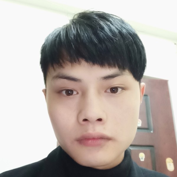 唇彩迎跳跃的照片