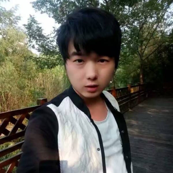安心肖的照片