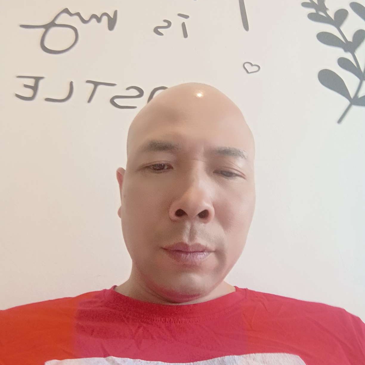 暧昧踢崖悔的照片