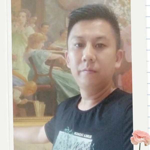 铅笔拿激昂的照片