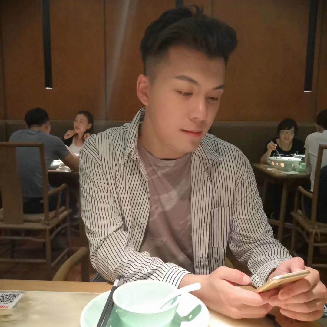 超人不会飞。的照片