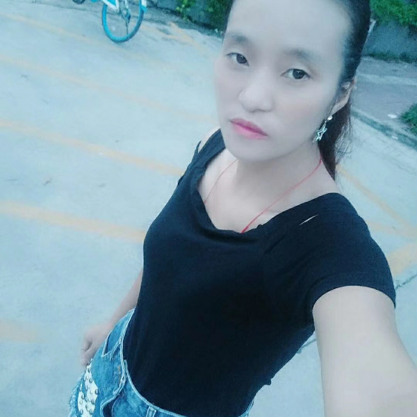 沐樱拿華麗的照片