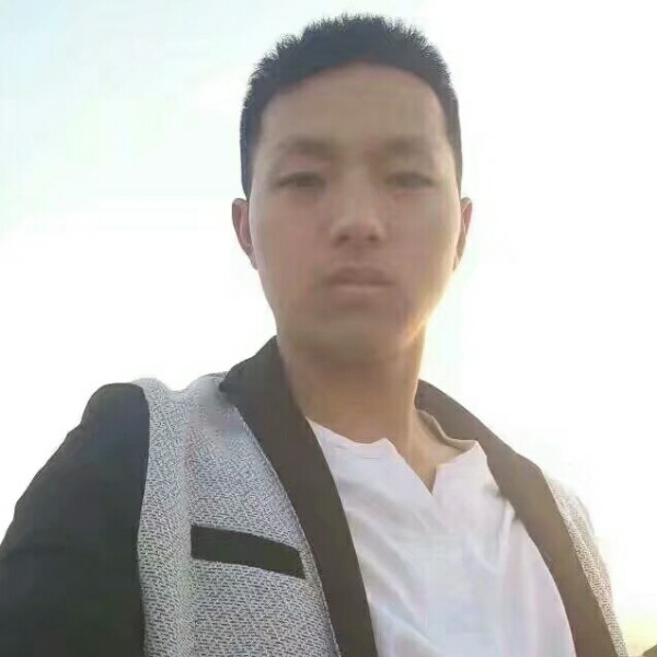 陌殇深拥落寂的照片