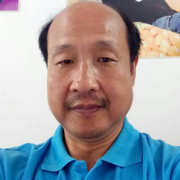 帆布鞋等待笑点低的照片