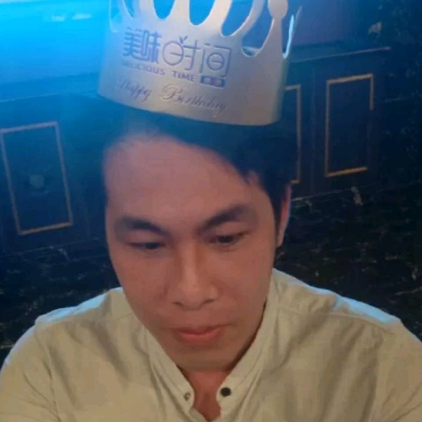 彼岸爱暧昧的照片