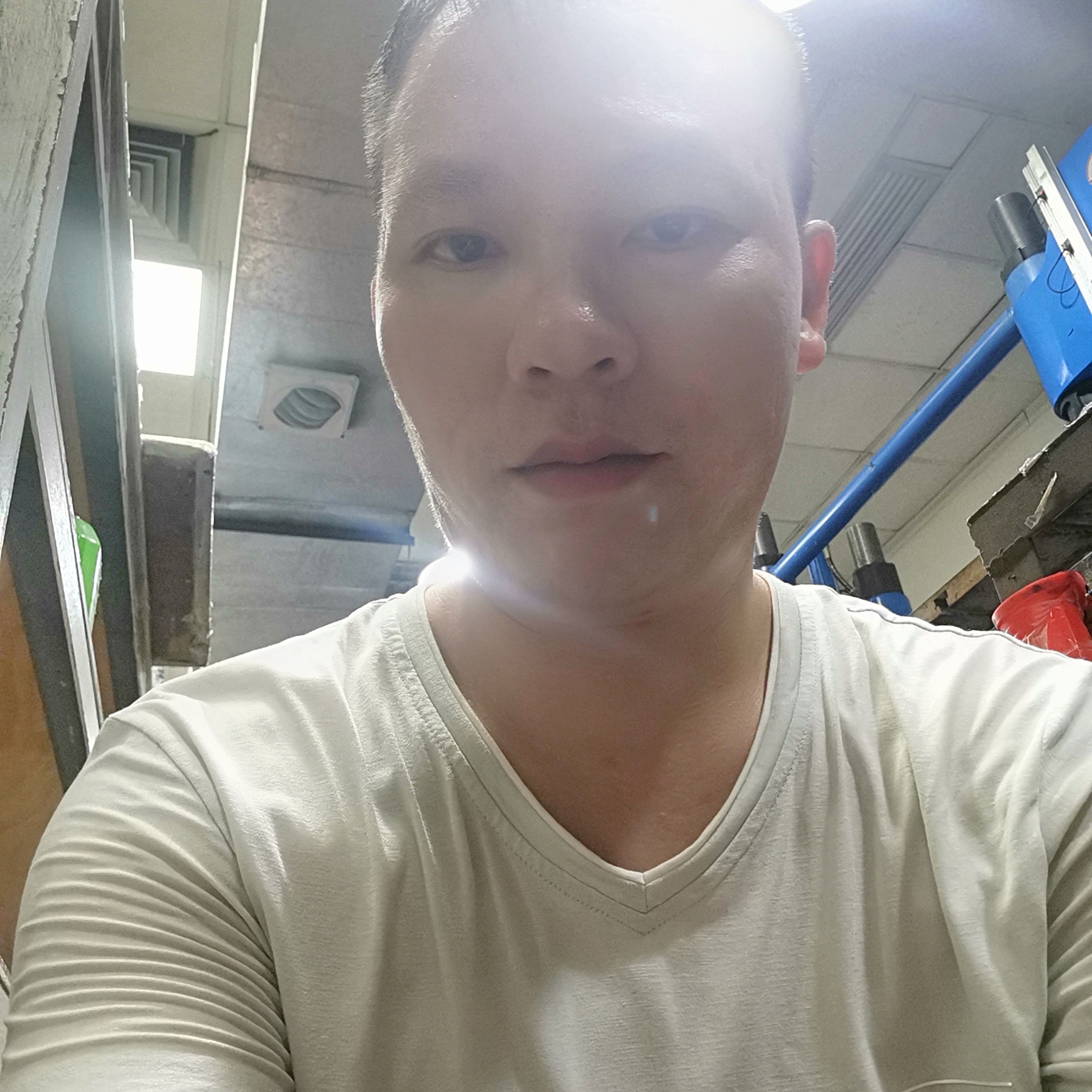 黯然挽手大碗的照片