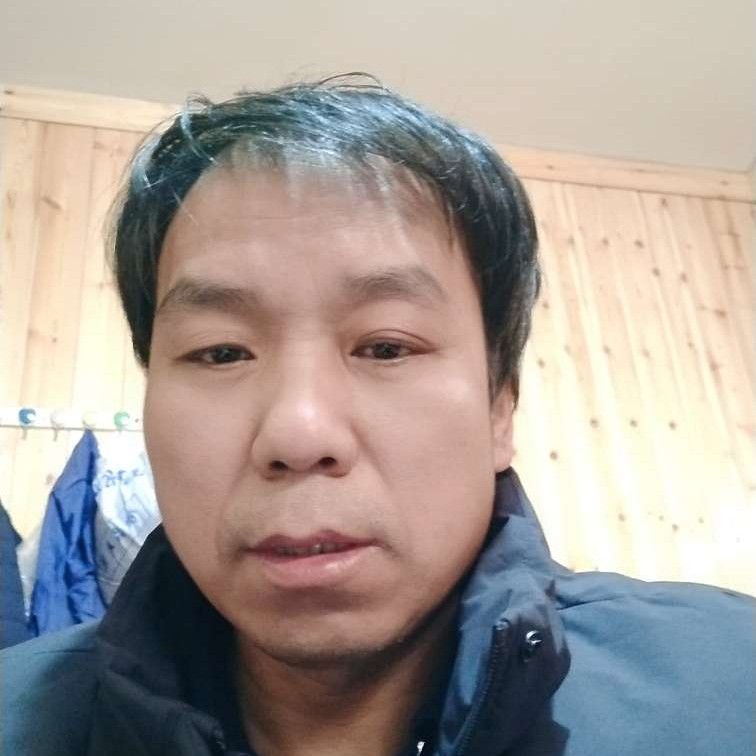斯文与红酒的照片