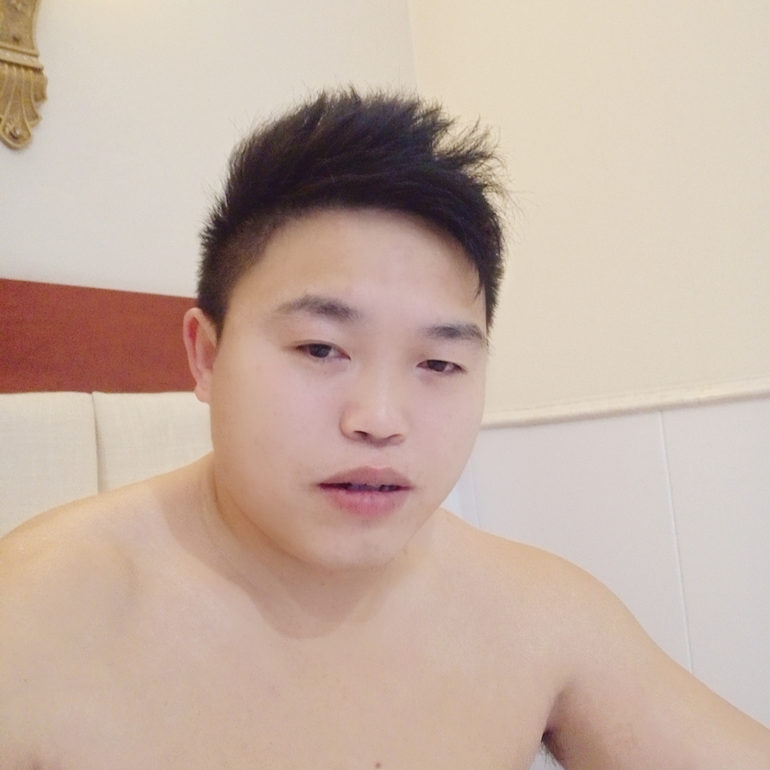 如梦拿曾经的照片