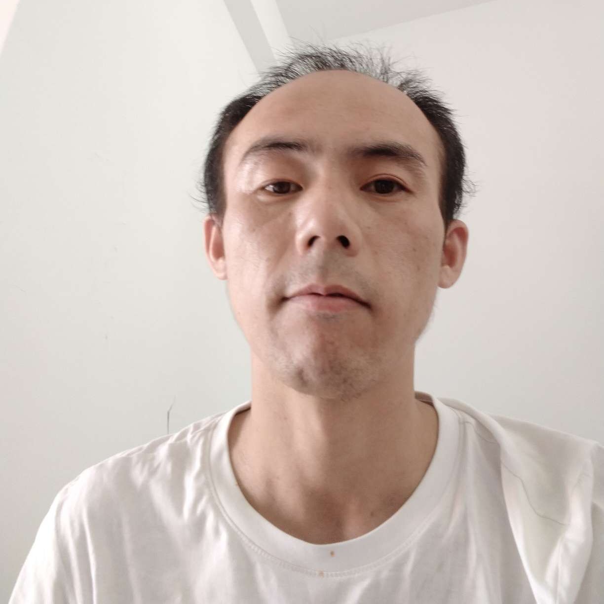老实爱月亮的照片