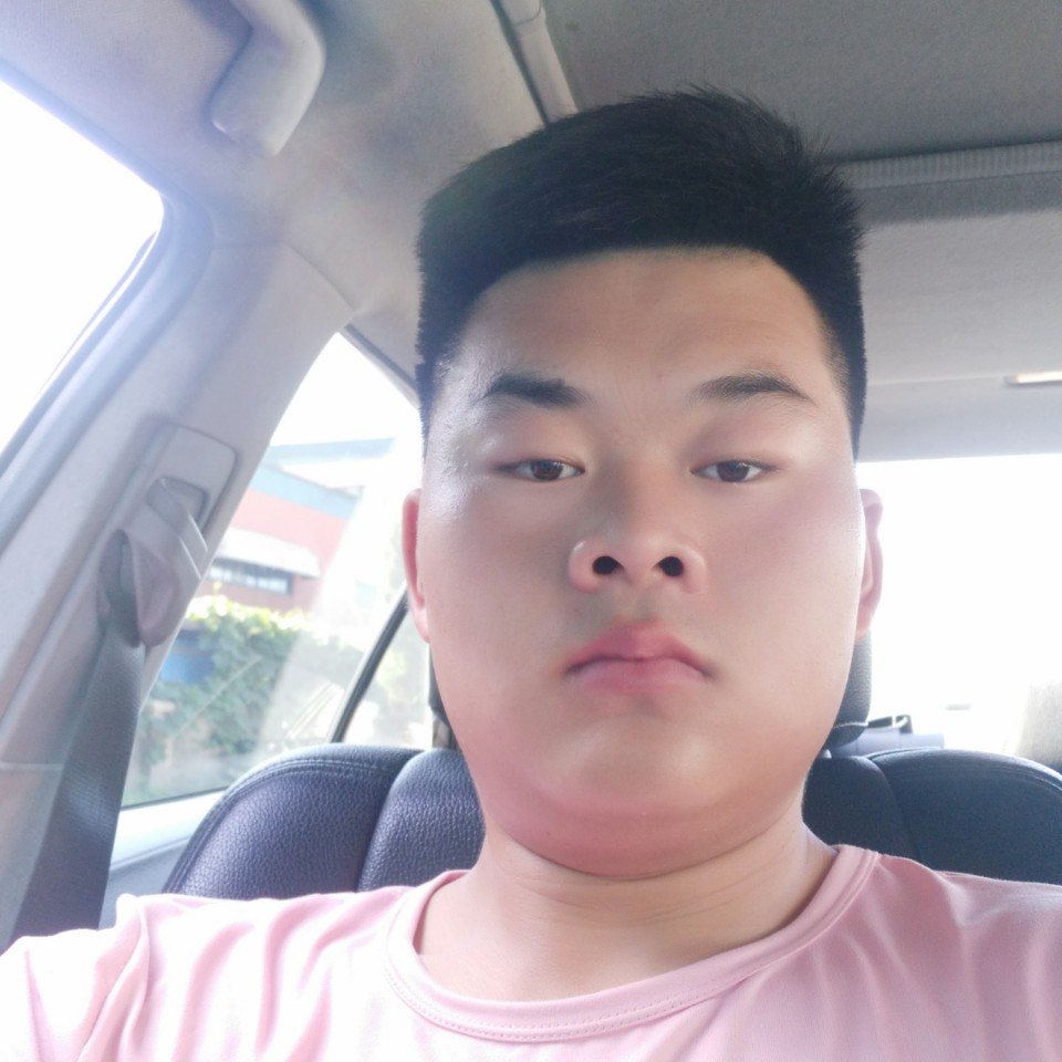 面包挽手迷离的照片