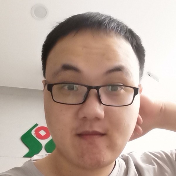 健壮迎霓裳的照片