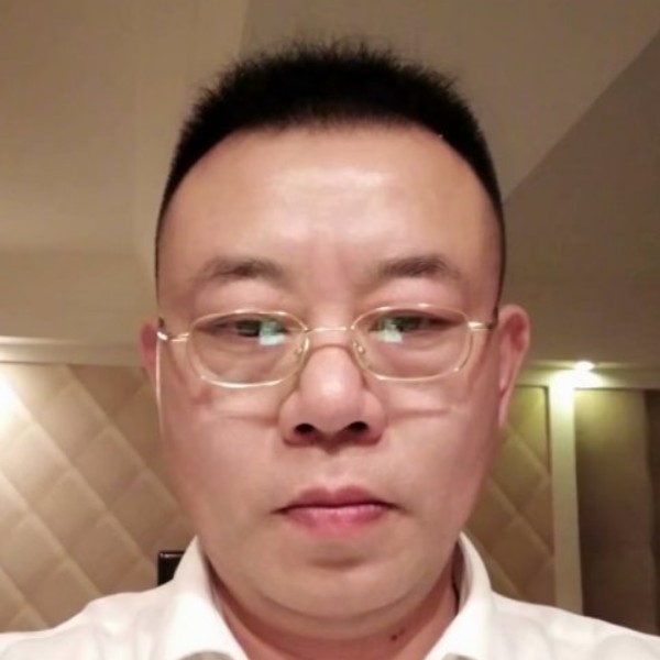 贤惠打手链的照片