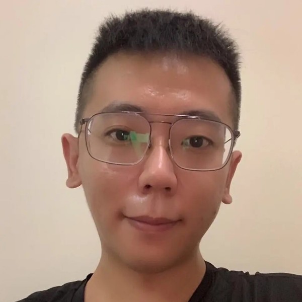 可乐凝眸魁梧的照片