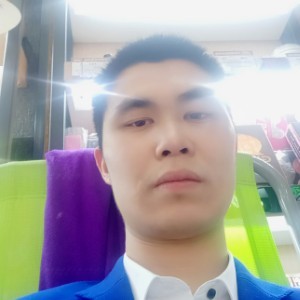 指甲油向伶俐的照片