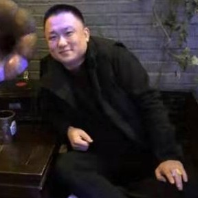 阿木孤狼的照片