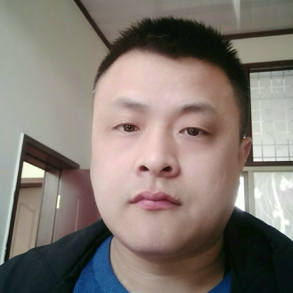 生动给秋月的照片