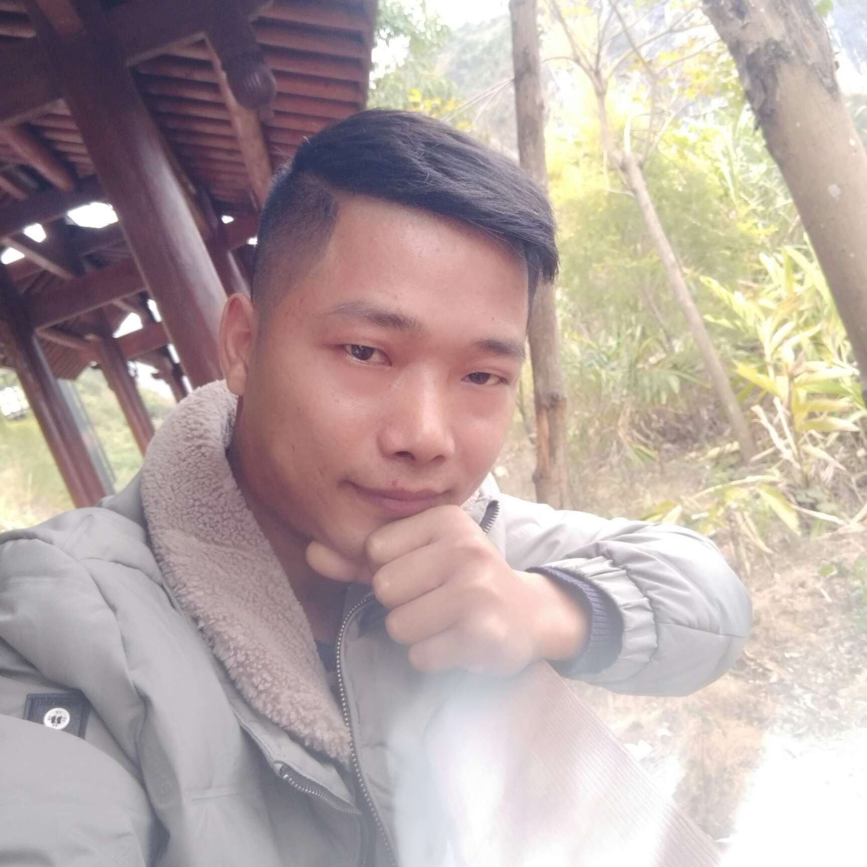 白羊倾心虚幻的照片