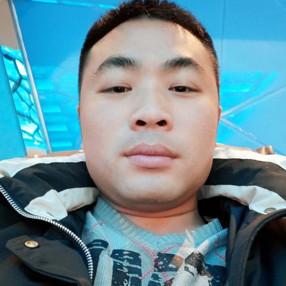 牵着刚刚看黄昏的照片