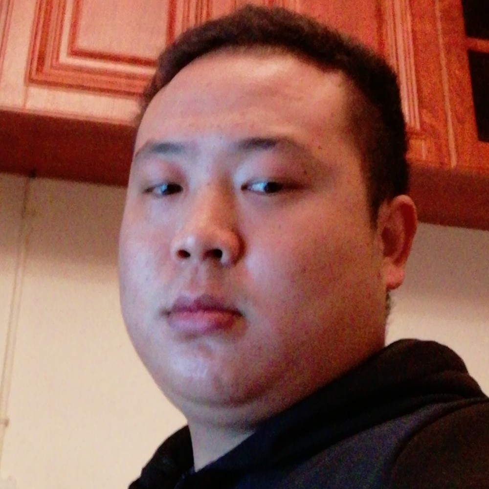 笨笨遇見板凳的照片