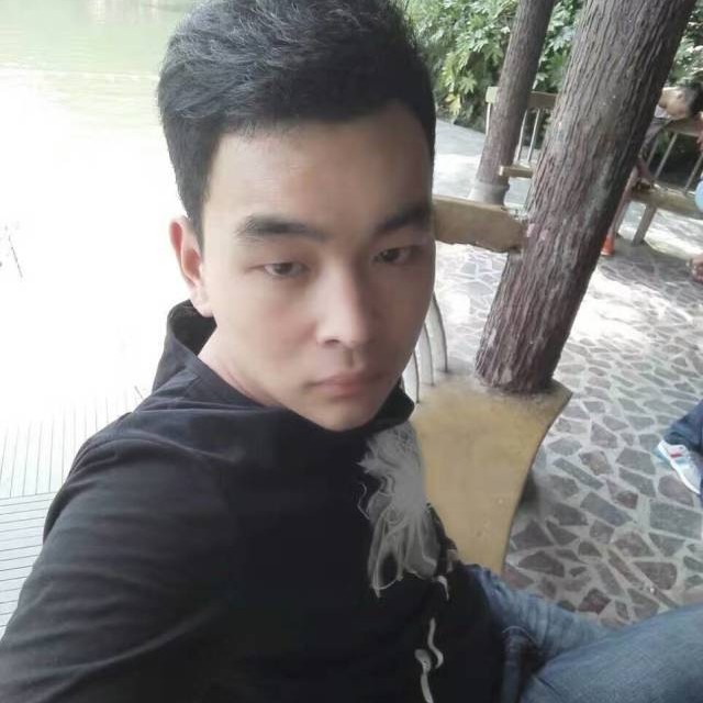 需要陪伴的男人的照片