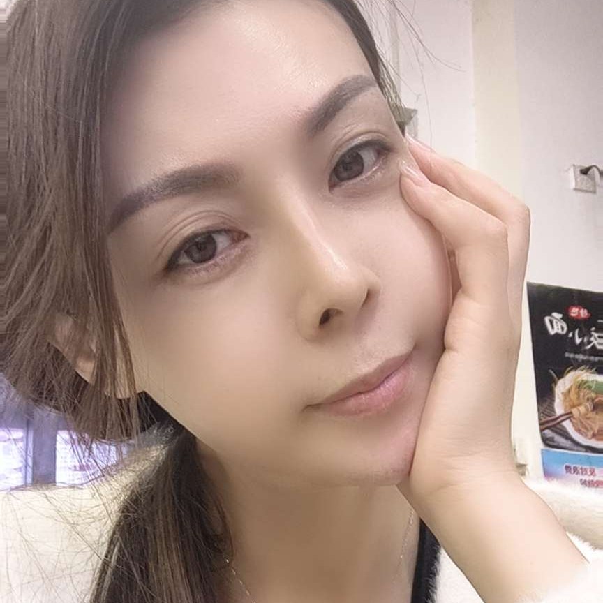 薇薇一笑的照片