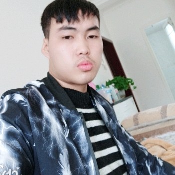 俭朴平湖的照片