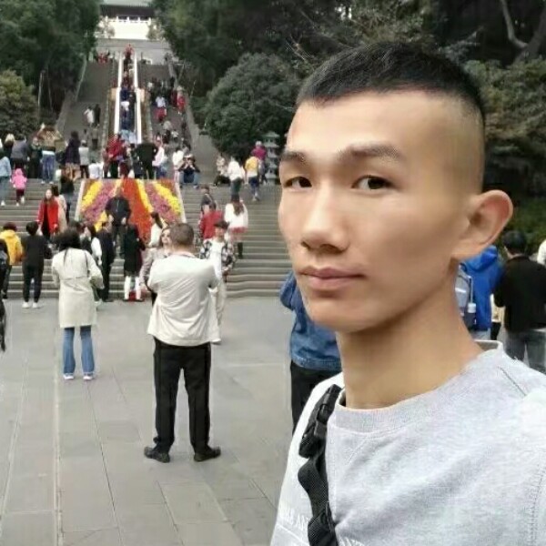盖世；英雄的照片