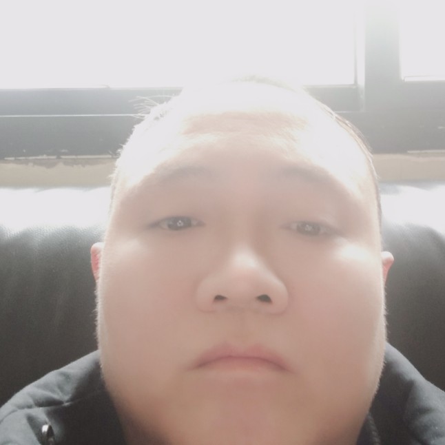 小巧挽手绝影的照片