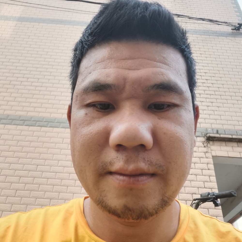 欢喜丝袜黄炳岳的照片