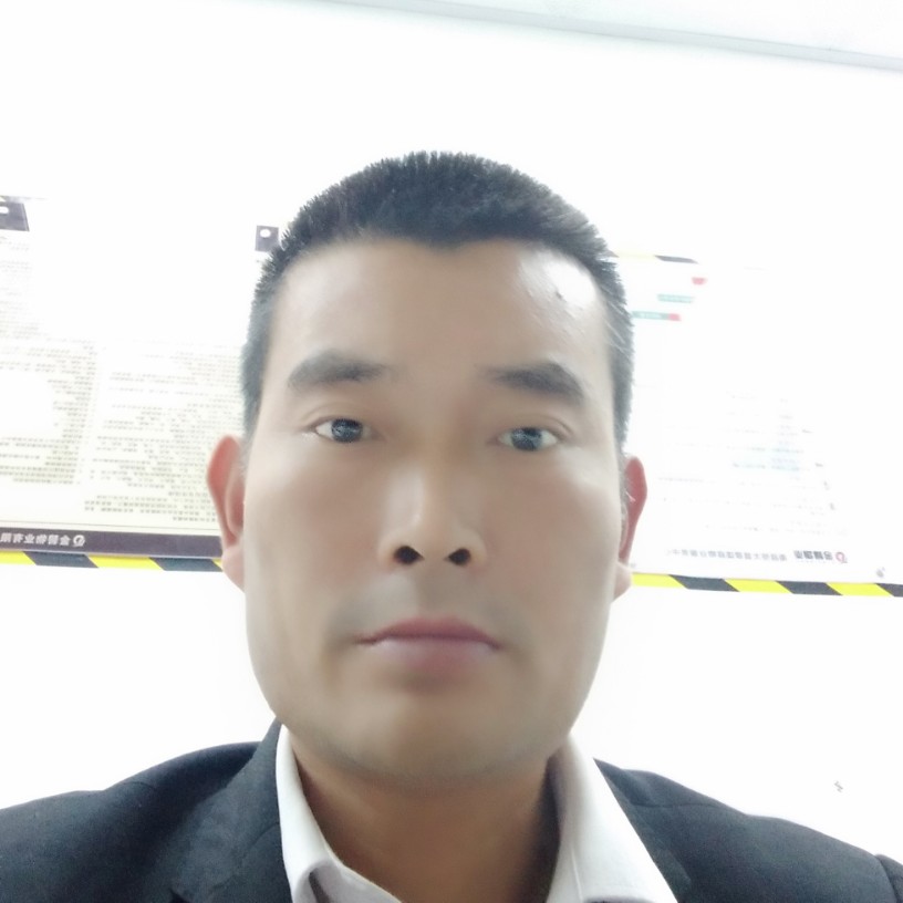 漂亮踢鸡翅的照片