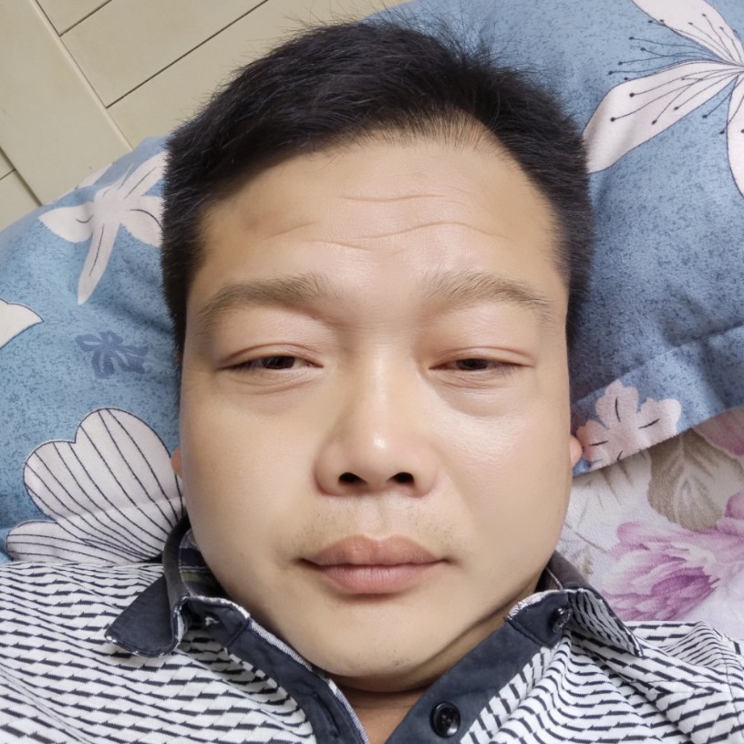 烫手的砖头的照片