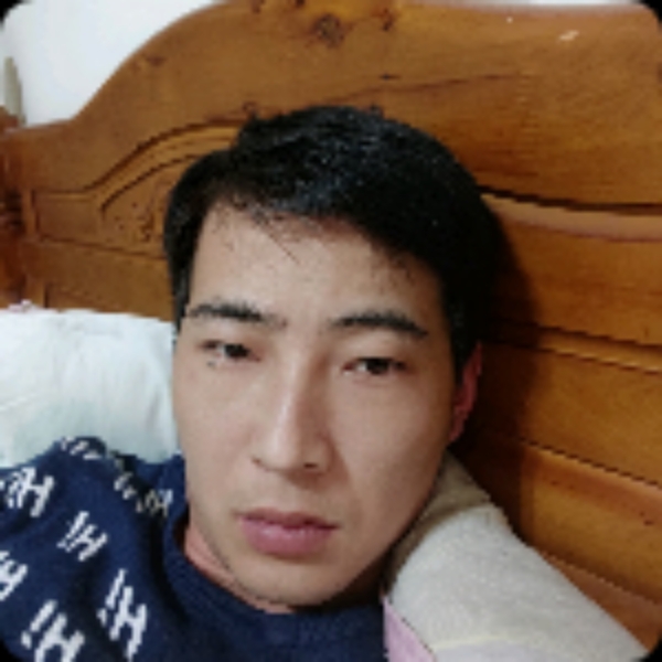标致迎超短裙的照片