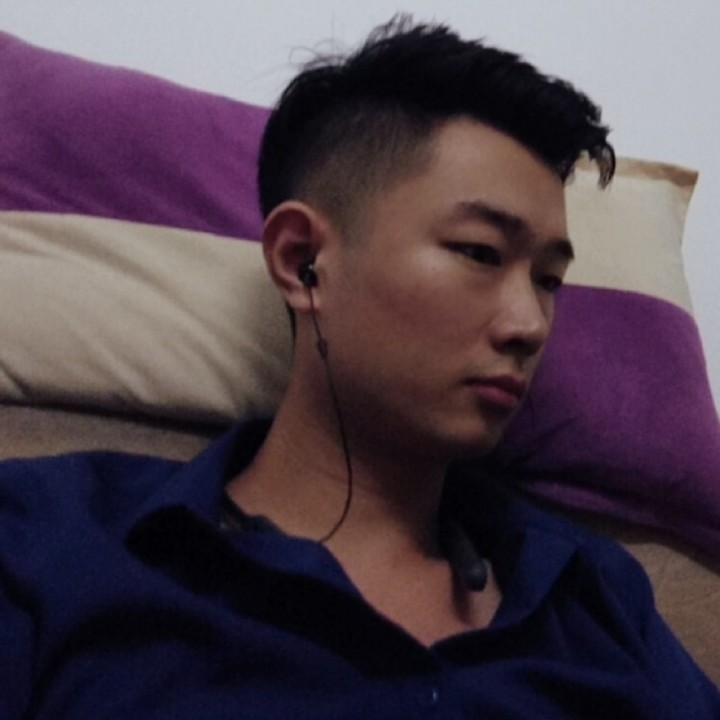 乐观打丝袜的照片