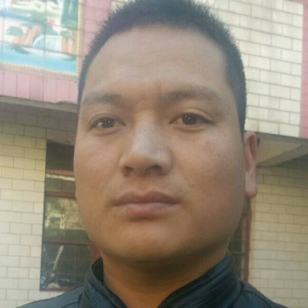 怕孤单给枕头的照片