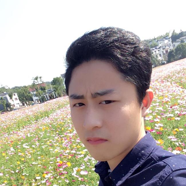 孝顺踢蜻蜓的照片