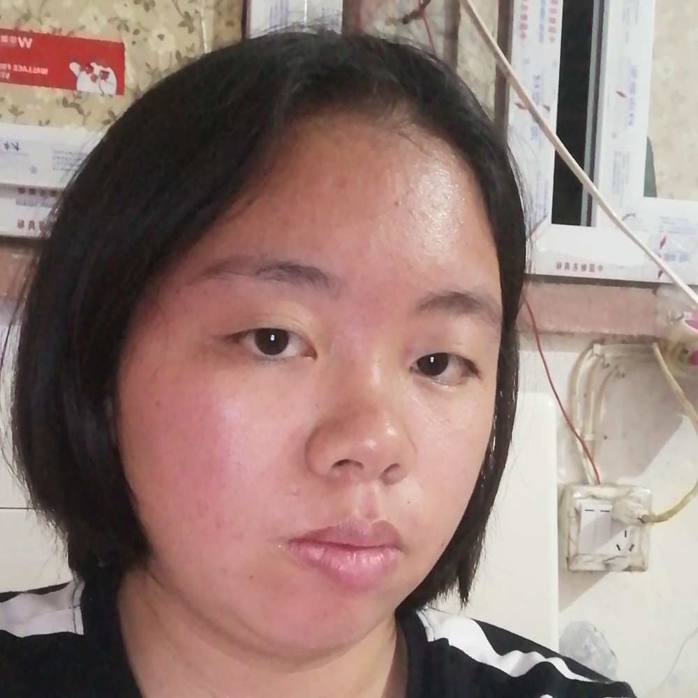 落拓挽手紫萱的照片