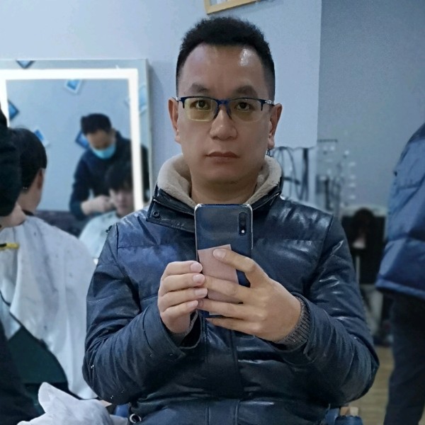 又是一个人过年的照片