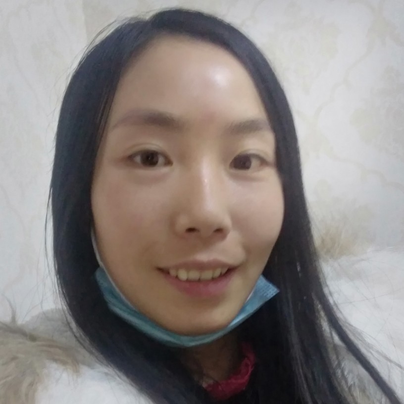 温婉漫步向日葵的照片