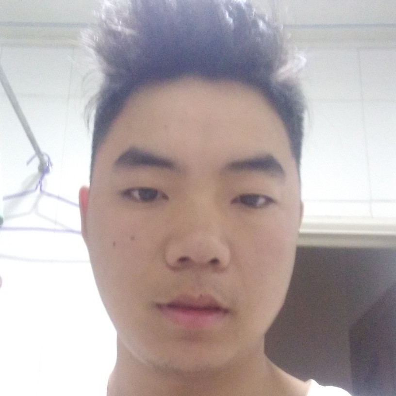 半夏多情艾默生的照片