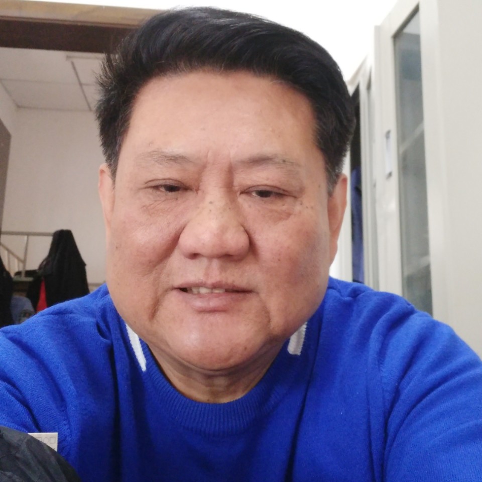 白荷翩翩的照片