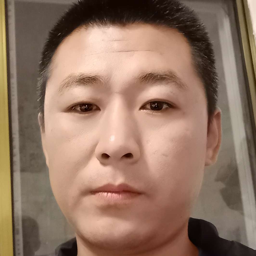 留胡子笑小丸子的照片