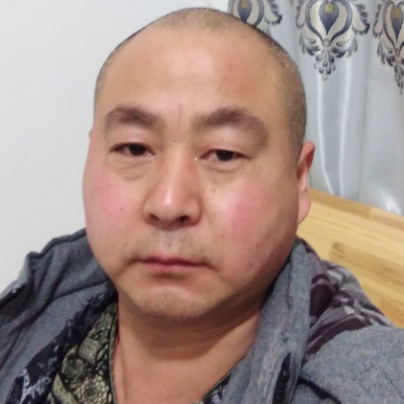 无帆小舟的照片