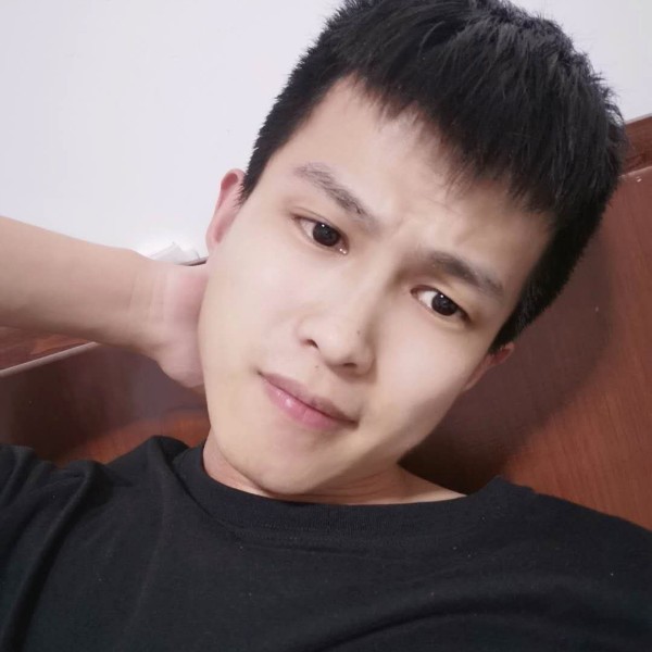 晨阳与轻松的照片