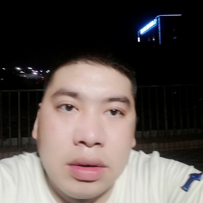 品胸赏股的照片
