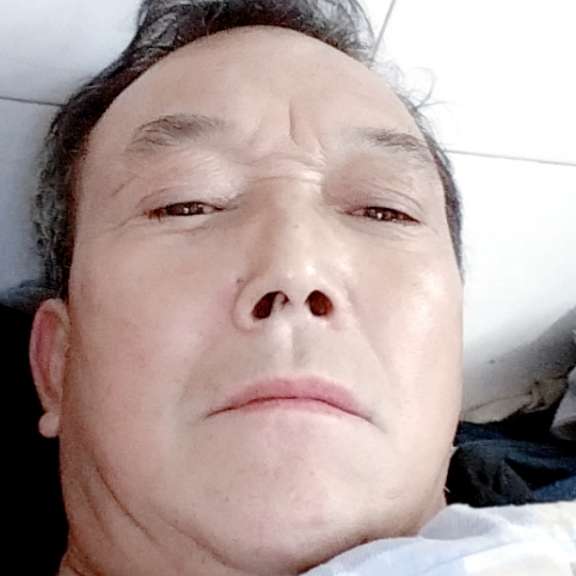 激动用青栀的照片